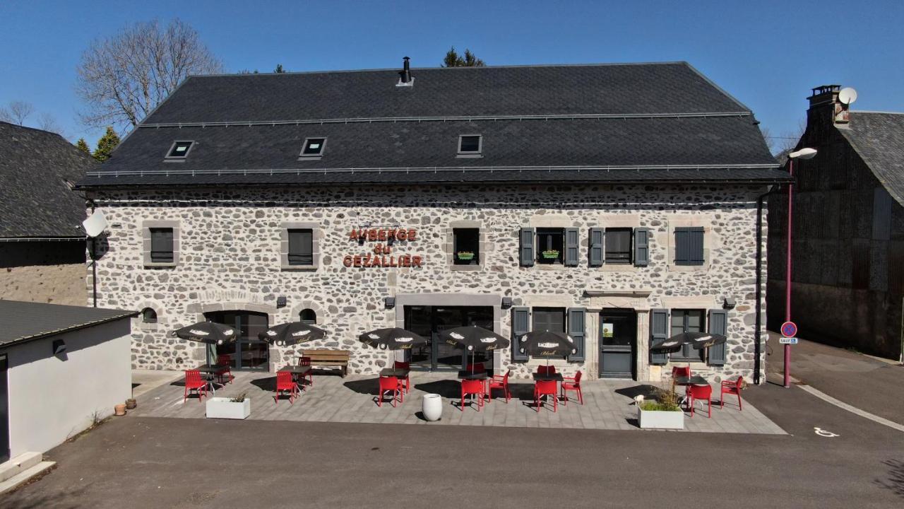 Auberge Du Cezallier Montgreleix ภายนอก รูปภาพ