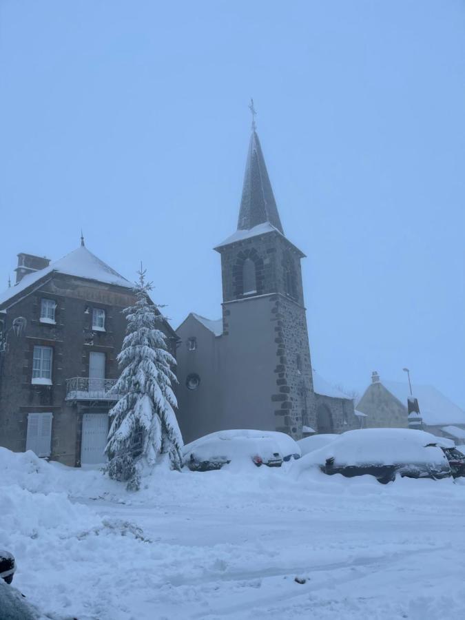 Auberge Du Cezallier Montgreleix ภายนอก รูปภาพ
