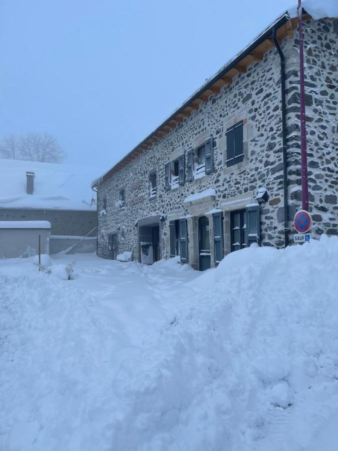Auberge Du Cezallier Montgreleix ภายนอก รูปภาพ